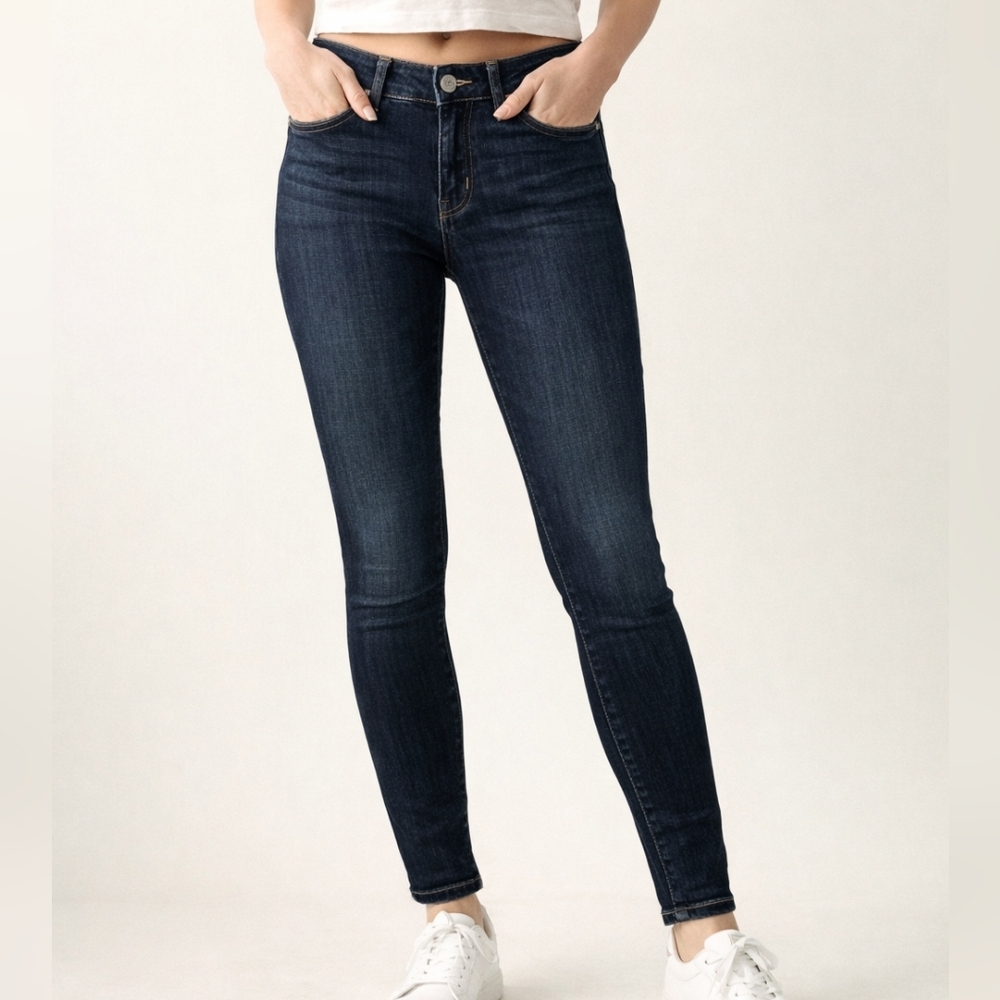 ✨ American Eagle Dark Wash Skinny Jeans – Women’s Size 6 ✨